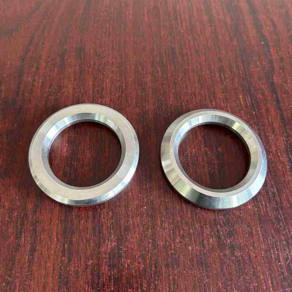 SV240 Valve Seat SST Fit Versamatic Pumps